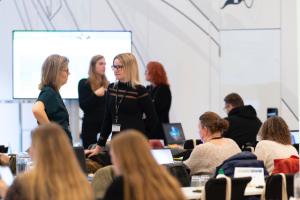 Samtale i pause på kongres i Danske Bioanalytikere 2021